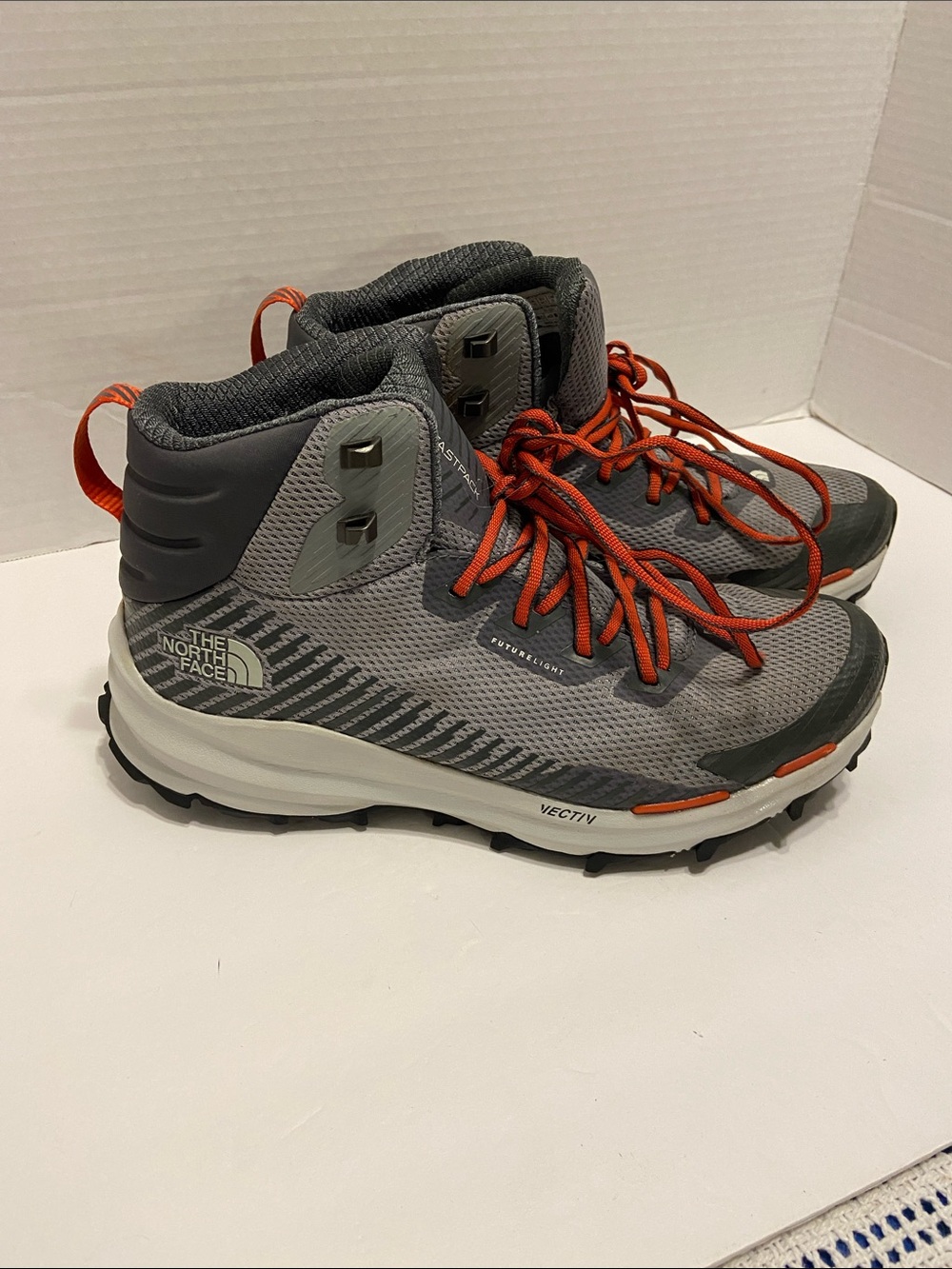 The North Face VECTIV Fastpack Mid FUTURELIGHT  Mens Hiking Boot Size 11